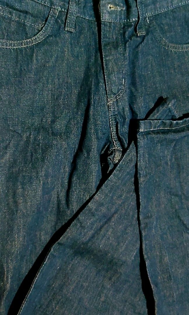 Lacoste Jeans for Women (Category: Jeans) located in Quezon City. Submitted by SecretFlutePlayer (Listing ID 1345184433, Image 3). Description: Pants from USA, brought by my mother fot my aunt last March 2020 but was not used since it was pandemic and switch to WFH. Label Meausrement: US Size Medium Waist 28 inches Length 39 inches Measurements taken by actual tape measure Measurement +/- 1 cm possible error J and T only Payment First Via Gcash S