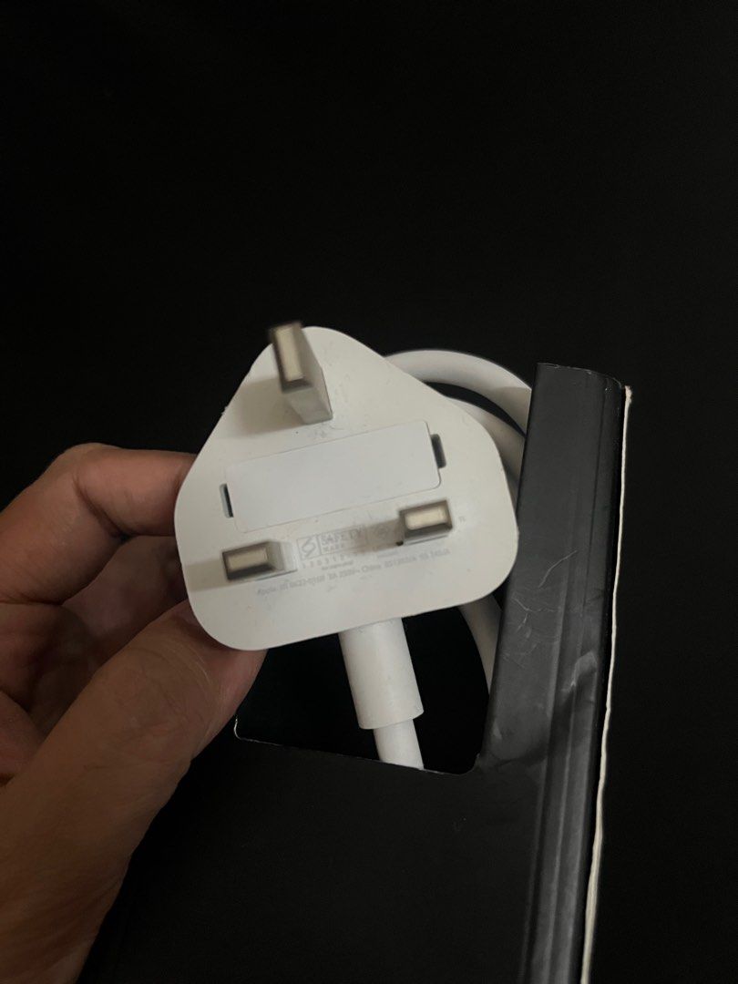 MacBook Power Adapter Cord (retail 1190) (Category: Chargers) located in Manila. Submitted by hellothere2012 (Listing ID 1345151231, Image 2). Description: .