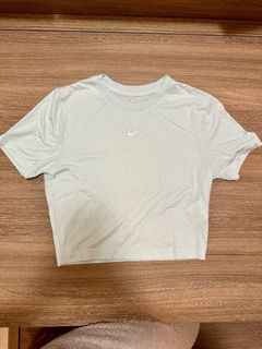 Nike top blue crop tee Light blue cropped short sleeve tee63001311197569110