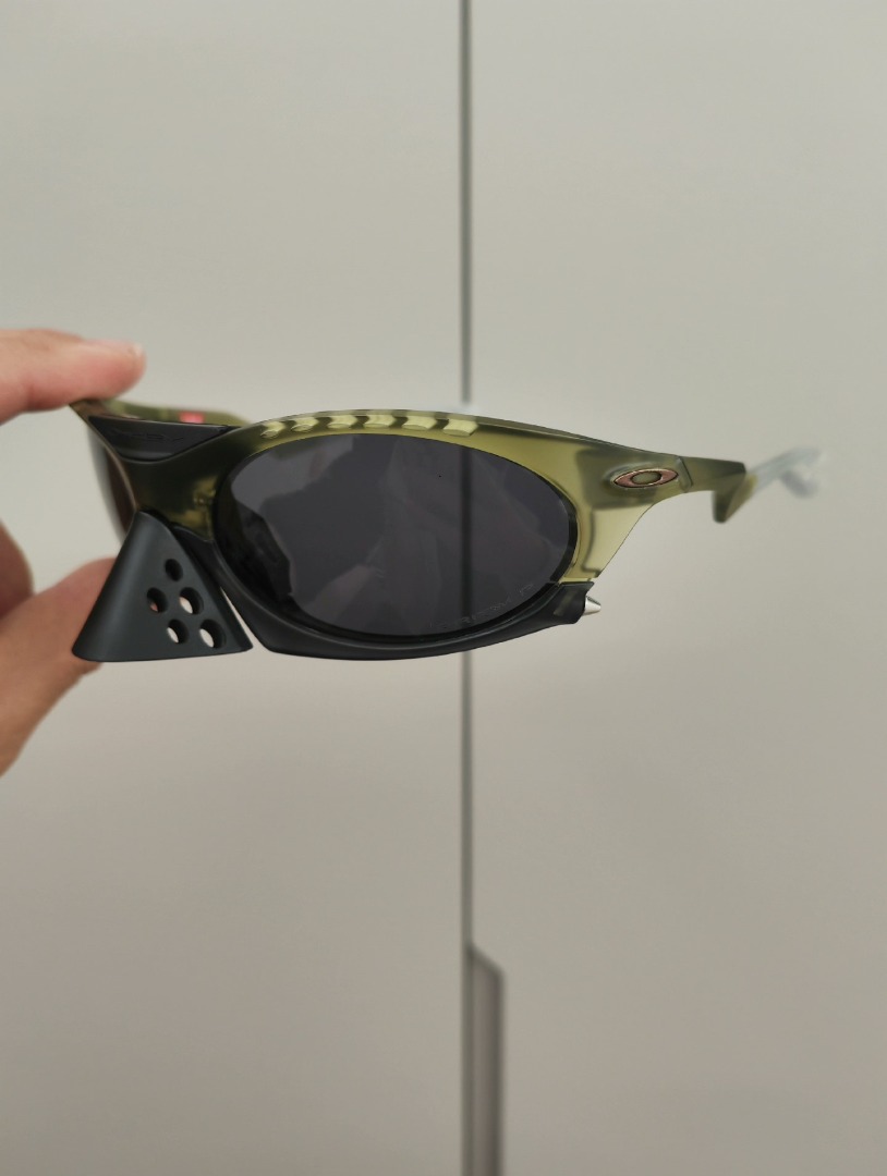 ブラック OAKLEY PLANTARIS OO9437 新品 Travis着用 ブラック OAKLEY PLANTARIS OO9437 新品 Travis着用