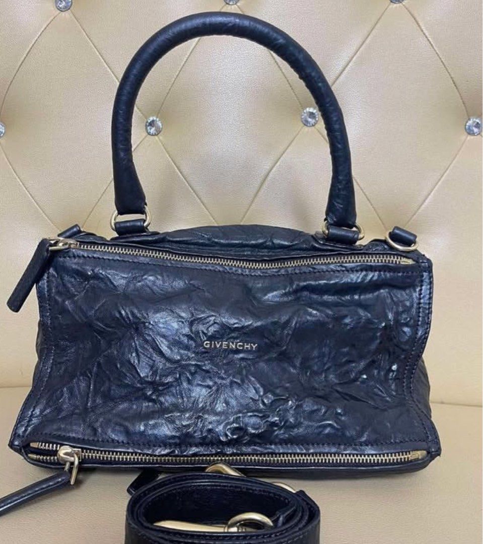 Pandora medium sheepskin (Category: Luxury Bags & Wallets) located in Santa Ana. Submitted by astonandariana (Listing ID 1345168389, Image 1). Description: .