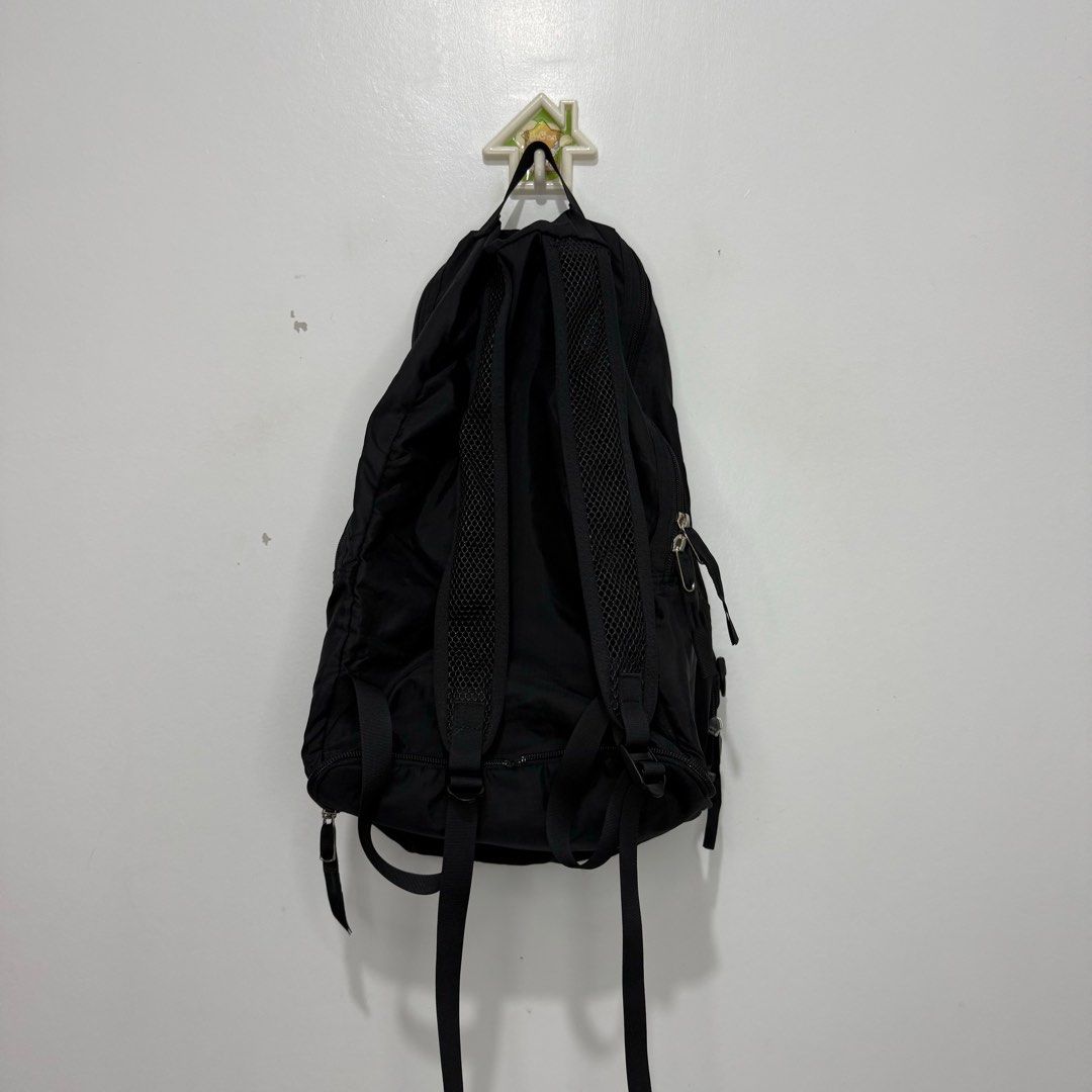 Porter Packable Bag (Category: Backpacks) located in Tanauan. Submitted by flexingthriftsph (Listing ID 1345253669, Image 3). Description: Porter Packable Bag 2 way bag / convertible Excellent condition -2,500.00.
