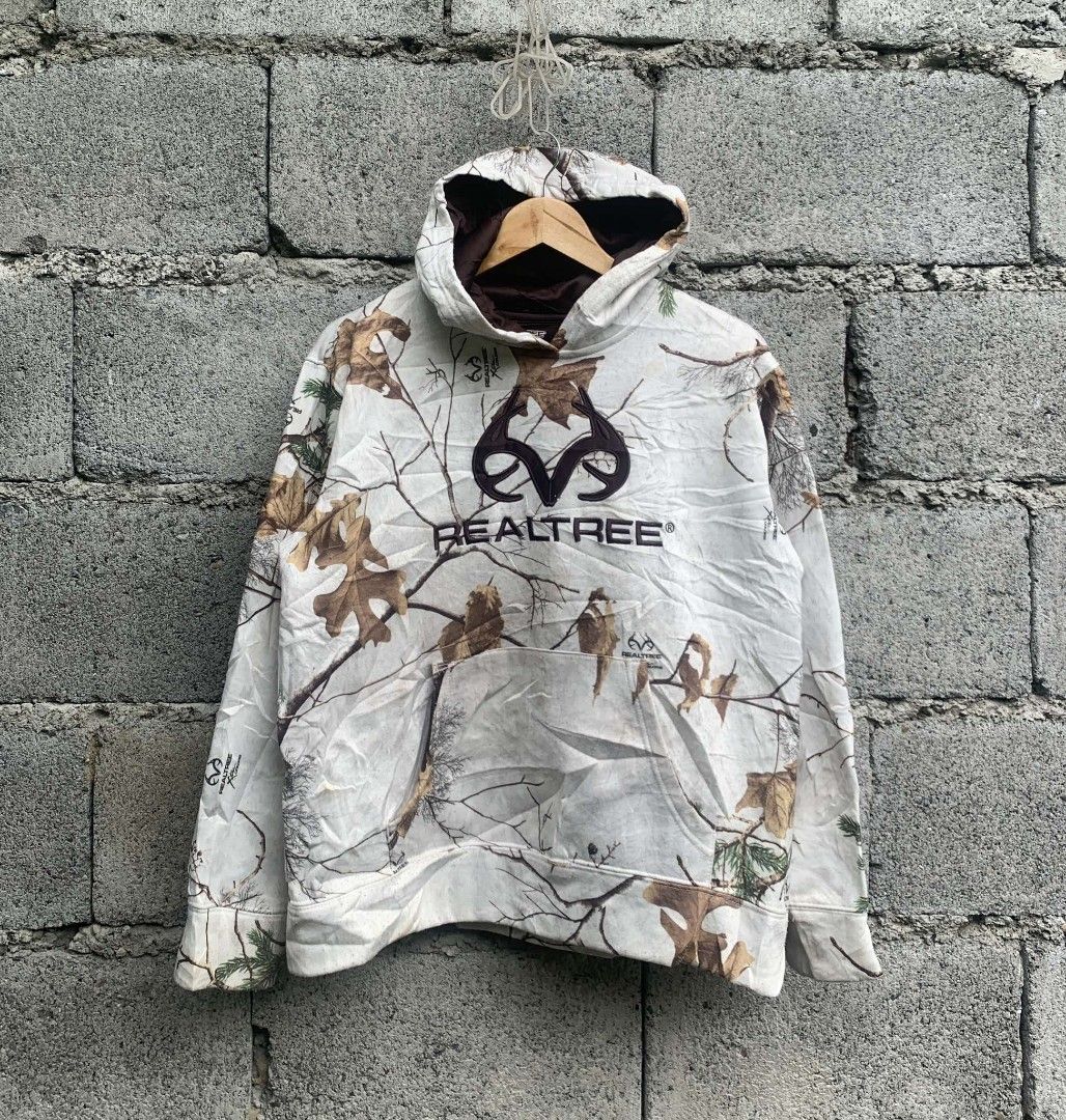 Realtree White Camo Hoodie Men s Fashion Coats Jackets and Outerwear on Carousell
