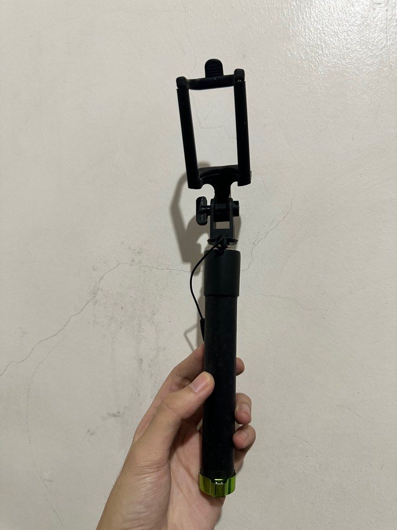 Selfie Stick (Category: Mounts & Holders) located in Manila. Submitted by captxy (Listing ID 1345295394, Image 2). Description: Rfs: decluttering Loc: Sampaloc, Manila.