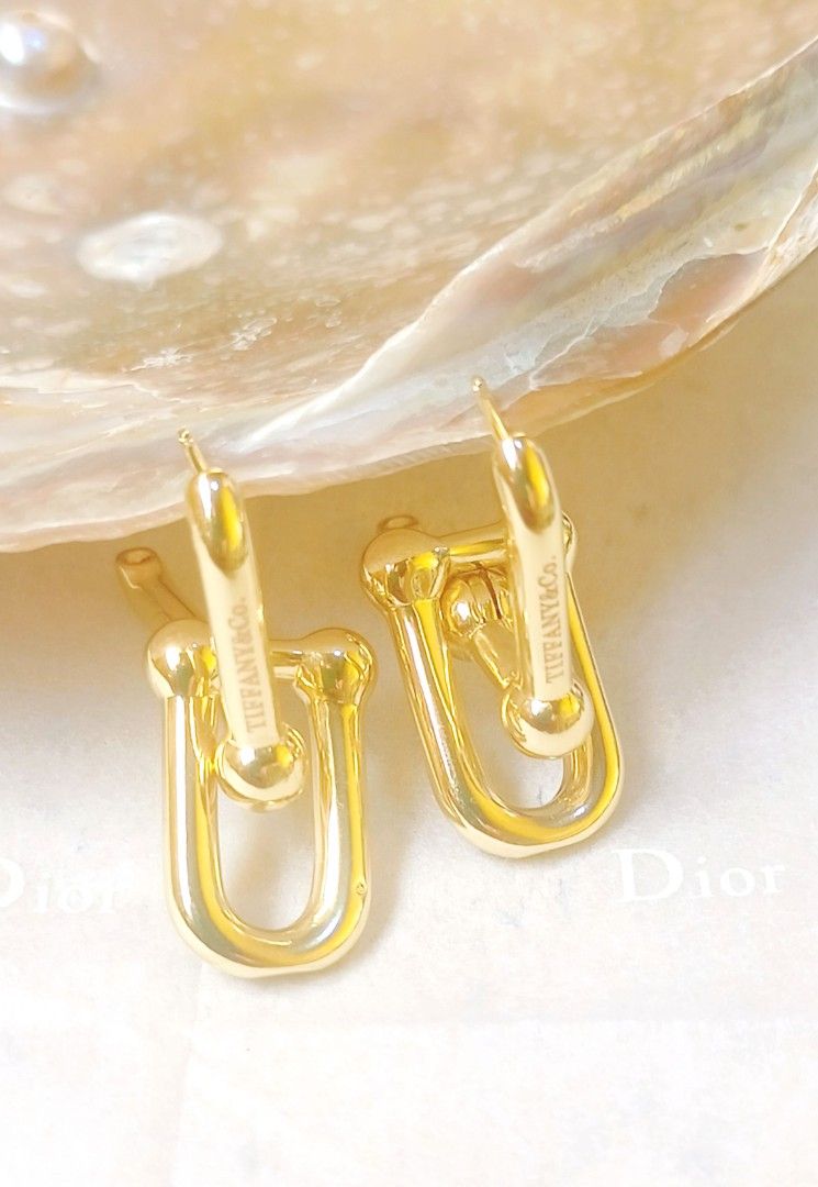 Tiffany & co earrings from japan (Category: Luxury Accessories) located in Quezon City. Submitted by liambags (Listing ID 1345146956, Image 1). Description: Tiffany & co earrings from japan no flaws with stamp with gift box kindly pm me.