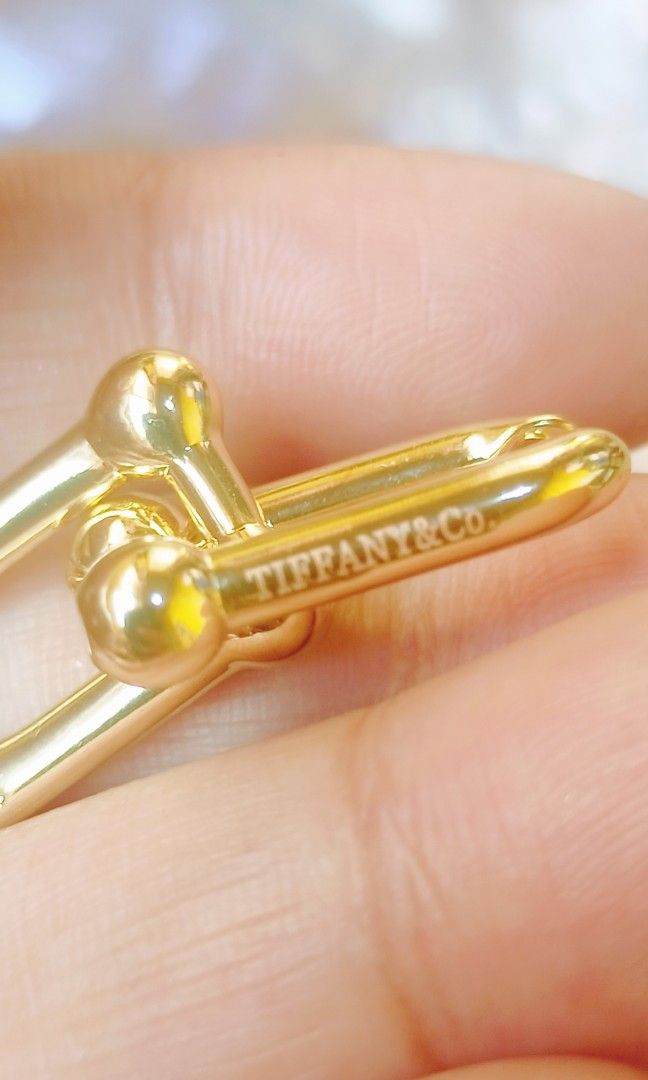 Tiffany & co earrings from japan (Category: Luxury Accessories) located in Quezon City. Submitted by liambags (Listing ID 1345146956, Image 2). Description: Tiffany & co earrings from japan no flaws with stamp with gift box kindly pm me.