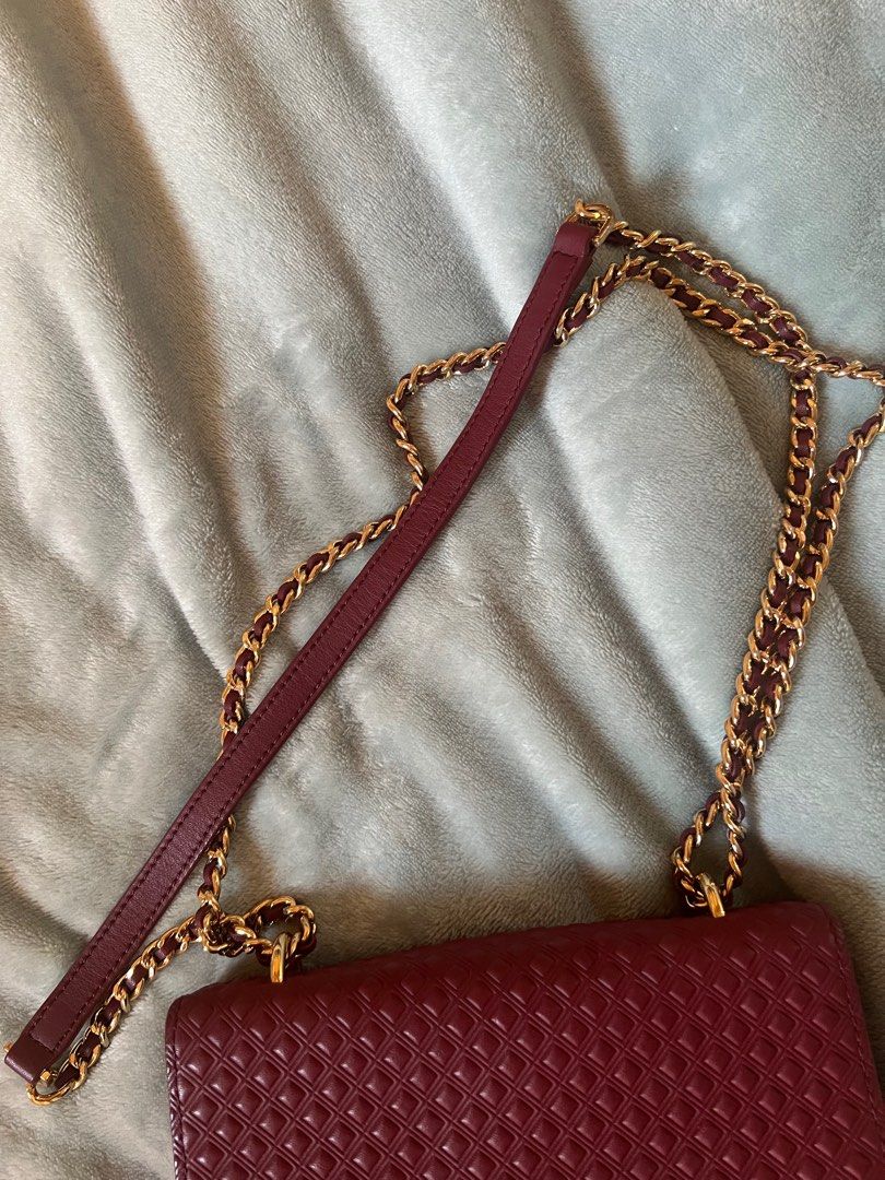 Tory Burch sling/shoulder mininbag (Category: Luxury Bags & Wallets) located in Cagayan de Oro. Submitted by kayee08 (Listing ID 1345157515, Image 3). Description: Bought from store .