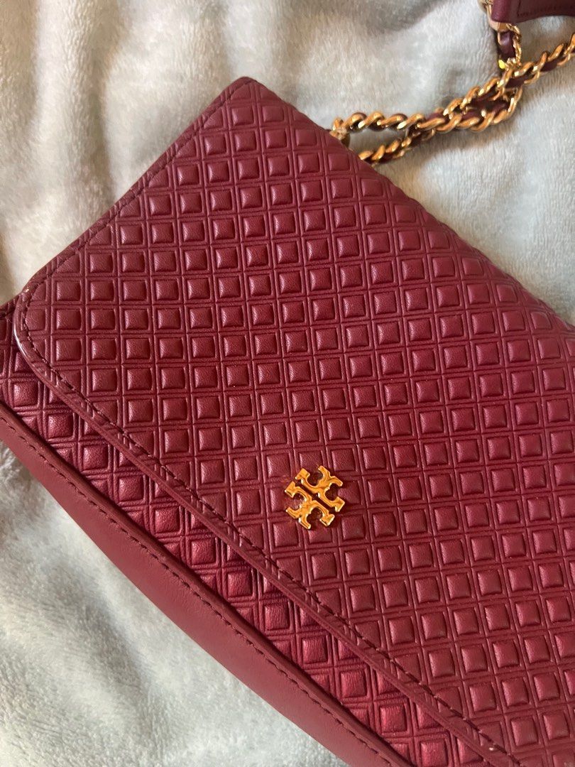 Tory Burch sling/shoulder mininbag (Category: Luxury Bags & Wallets) located in Cagayan de Oro. Submitted by kayee08 (Listing ID 1345157515, Image 2). Description: Bought from store .
