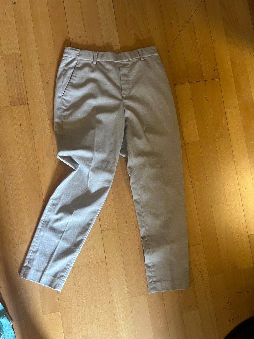 Uniqlo khaki work trousers (Category: Other Bottoms) located in Makati City. Submitted by camor (Listing ID 1345174121, Image 1). Description: .