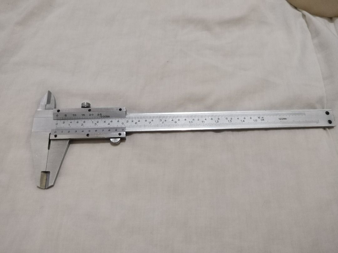 Vernier Caliper (Category: Construction Tools & Equipment) located in San Rafael. Submitted by dione56 (Listing ID 1345253580, Image 1). Description: Vernier Caliper Hardened stainless steel Units of measurement millimeters (mm) up to 150mm Inches ('') up to 6'' With accuracy of 0.02mm and 0.001'' Bihira po ito From Japan With hardcase.