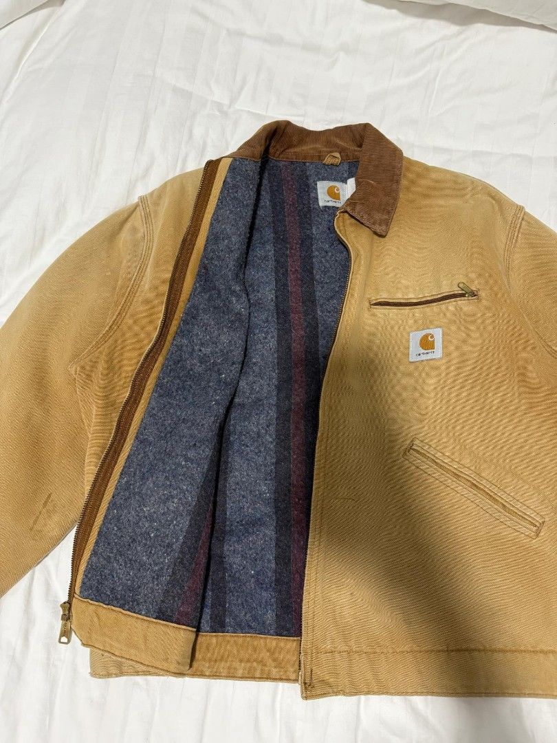 VINTAGE CARHARTT DETROIT (Category: Coats, Jackets and Outerwear) located in Quezon. Submitted by se7en-e11even (Listing ID 1345125355, Image 2). Description: VINTAGE CARHARTT DETROIT DIMES: 24 X 25 PM SA INTERESADO 📩.