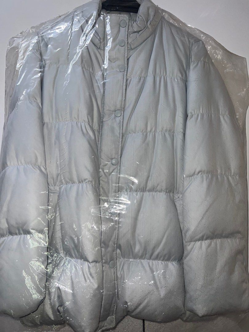 WINTER JACKET (Category: Coats, Jackets and Outerwear) located in Johor Bahru. Submitted by liillyy (Listing ID 1345159407, Image 1). Description: -Fit till L -Still good.