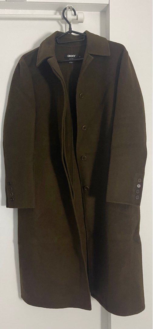 Winter long jacket (Category: Coats, Jackets and Outerwear) located in Singapore. Submitted by artist777 (Listing ID 1345274010, Image 1). Description: It is very new. Only wear a twice. Keep very warm .