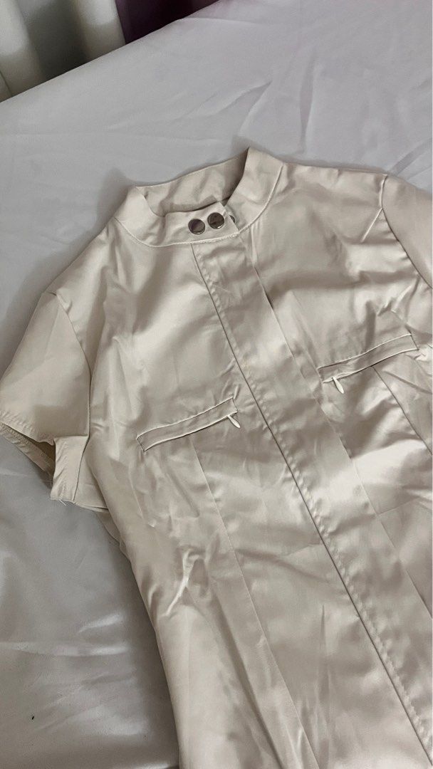 Zara Insp. Collar Mini Dress (Category: Dresses) located in Quezon City. Submitted by col.funshot (Listing ID 1345229739, Image 2). Description: Never worn but washed Elevate your everyday go-to dress. This one’s so elegant 😍 selling because i got the wrong size :( Medium on tag but runs small Shipping fee c/o buyer (via lalamove) No returns. Do not transact if not 100% sure .