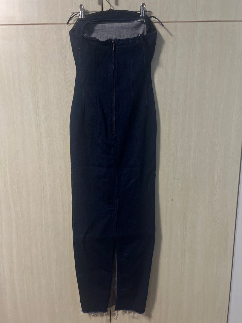 Zara strapless denim dress (Category: Dresses) located in San Mateo. Submitted by decluttereraaaa (Listing ID 1345242577, Image 2). Description: .