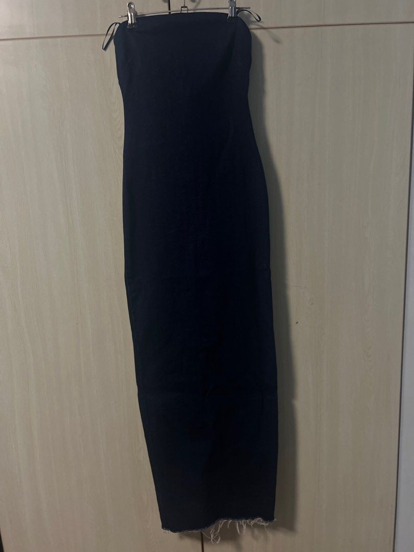 Zara strapless denim dress (Category: Dresses) located in San Mateo. Submitted by decluttereraaaa (Listing ID 1345242577, Image 3). Description: .