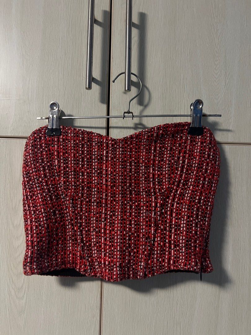 Zara Tweed Corset (Category: Sleeveless) located in San Mateo. Submitted by decluttereraaaa (Listing ID 1345250831, Image 3). Description: .