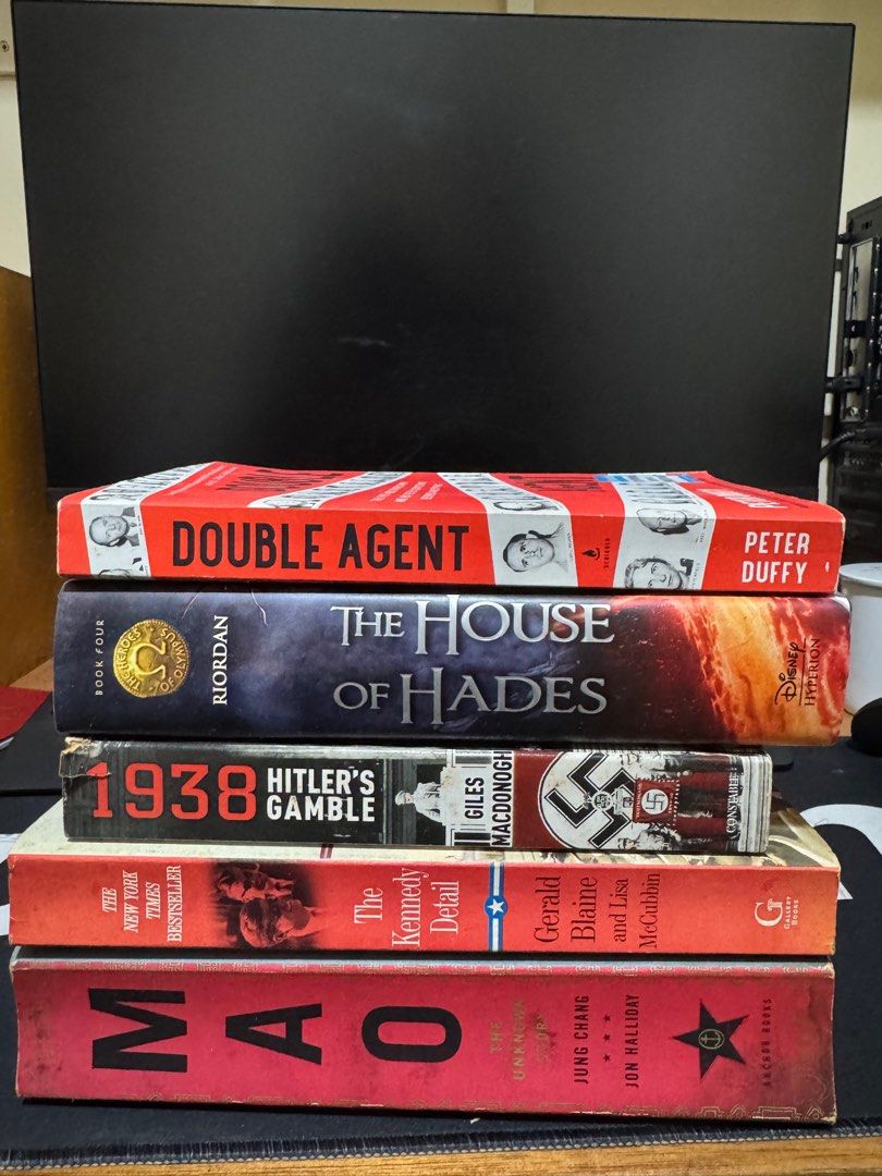 Assorted book (Category: Storybooks) located in Johor Bahru. Submitted by azmilr88 (Listing ID 1350297250, Image 2). Description: Books to let go. Rm20 each nego.