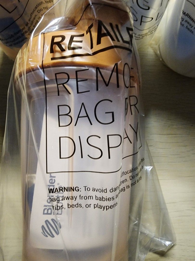 Blender Bottle Protein Shaker (Category: Water Bottles & Tumblers) located in Pasay City. Submitted by allena07 (Listing ID 1350295302, Image 3). Description: 400 ML.