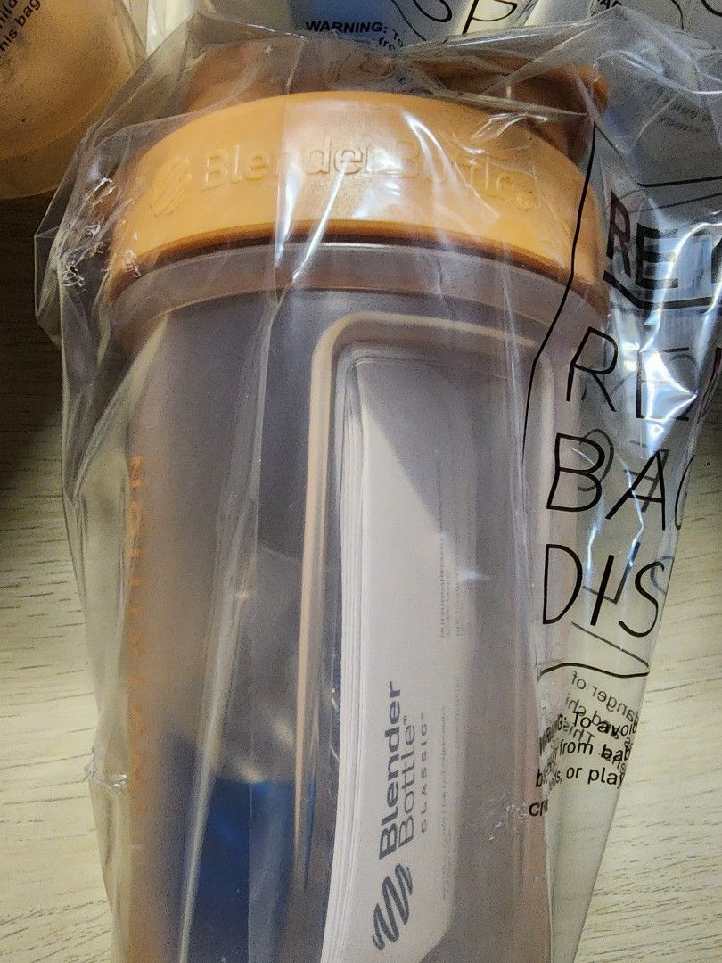 Blender Bottle Protein Shaker (Category: Water Bottles & Tumblers) located in Pasay City. Submitted by allena07 (Listing ID 1350295302, Image 2). Description: 400 ML.