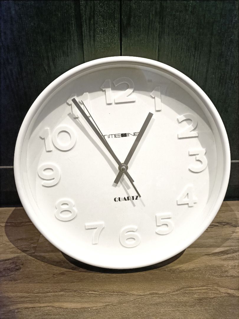 <Brand New> Classic Clock in White #makespace