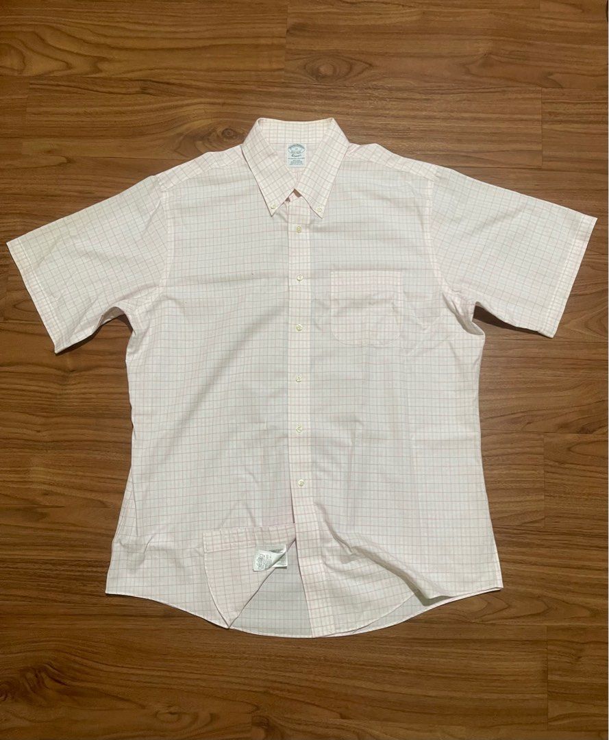 Brooks Brothers light pink checkered Polo (Category: Tshirts & Polo Shirts ) located in Mandaluyong City. Submitted by limonlime (Listing ID 1350297815, Image 1). Description: Size 17 (around XL) 100% American Supima Cotton Made in Malaysia Rarely used, can pass as brand new Negotiable Reason for sale: too oversized for me Mandaluyong Location .
