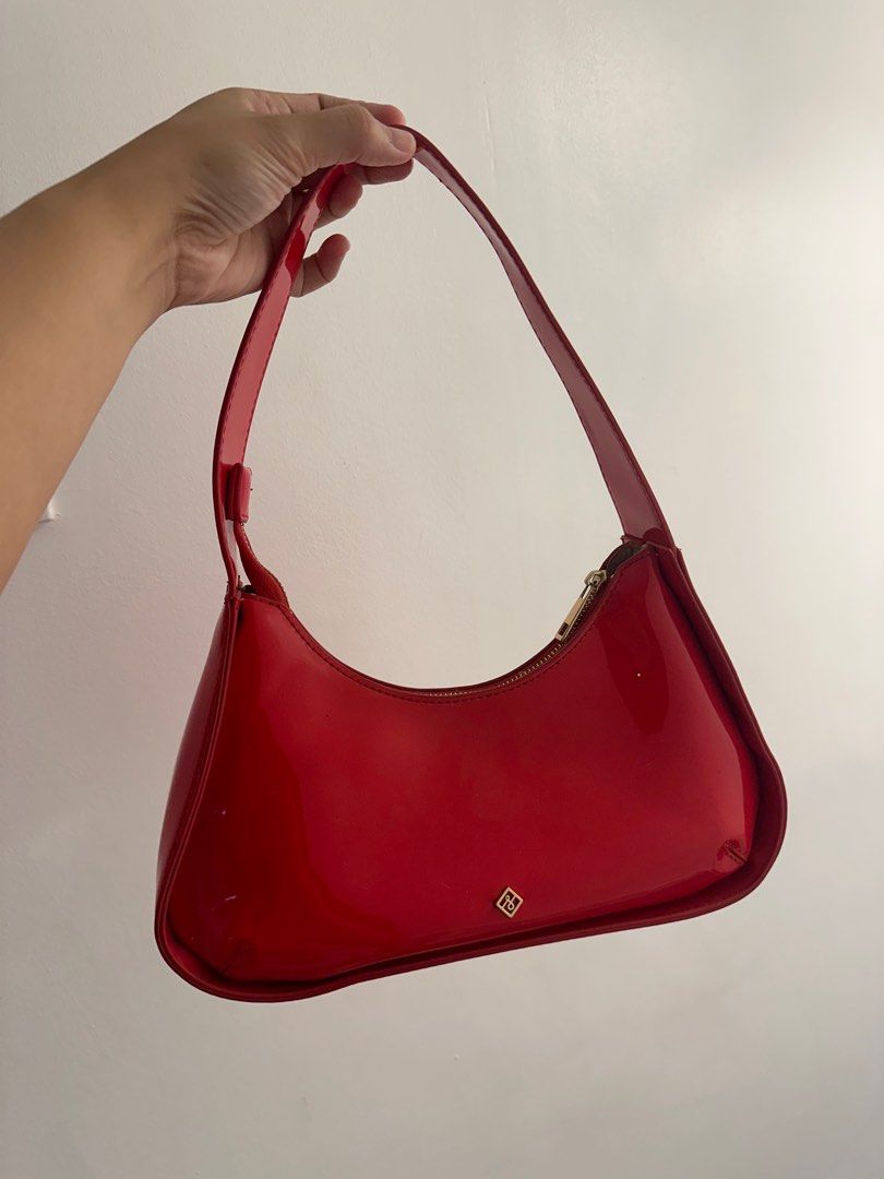 Call it Spring Shoulder Bag (Category: Shoulder Bags) located in Calamba. Submitted by queenofdeclutter (Listing ID 1350294555, Image 2). Description: Last price posted ❤️ Condition: All goods, with sign of usage Inclusion: with Free hello kitty keychain RFS: Preloved and Decluttering MOP: Gcash MOD: J&T or Lalamove if nearby areas 📍Calamba, Laguna.