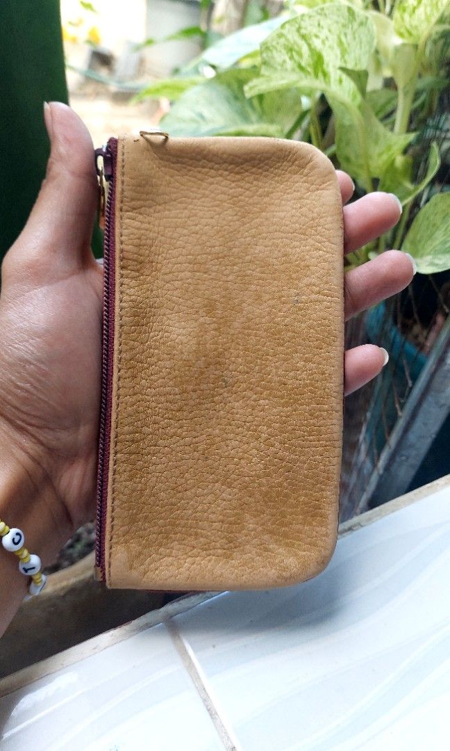 Cartier coin purse (Category: Luxury Bags & Wallets) located in Santa Maria. Submitted by mikavillaflor4 (Listing ID 1350345522, Image 3). Description: ukay source.