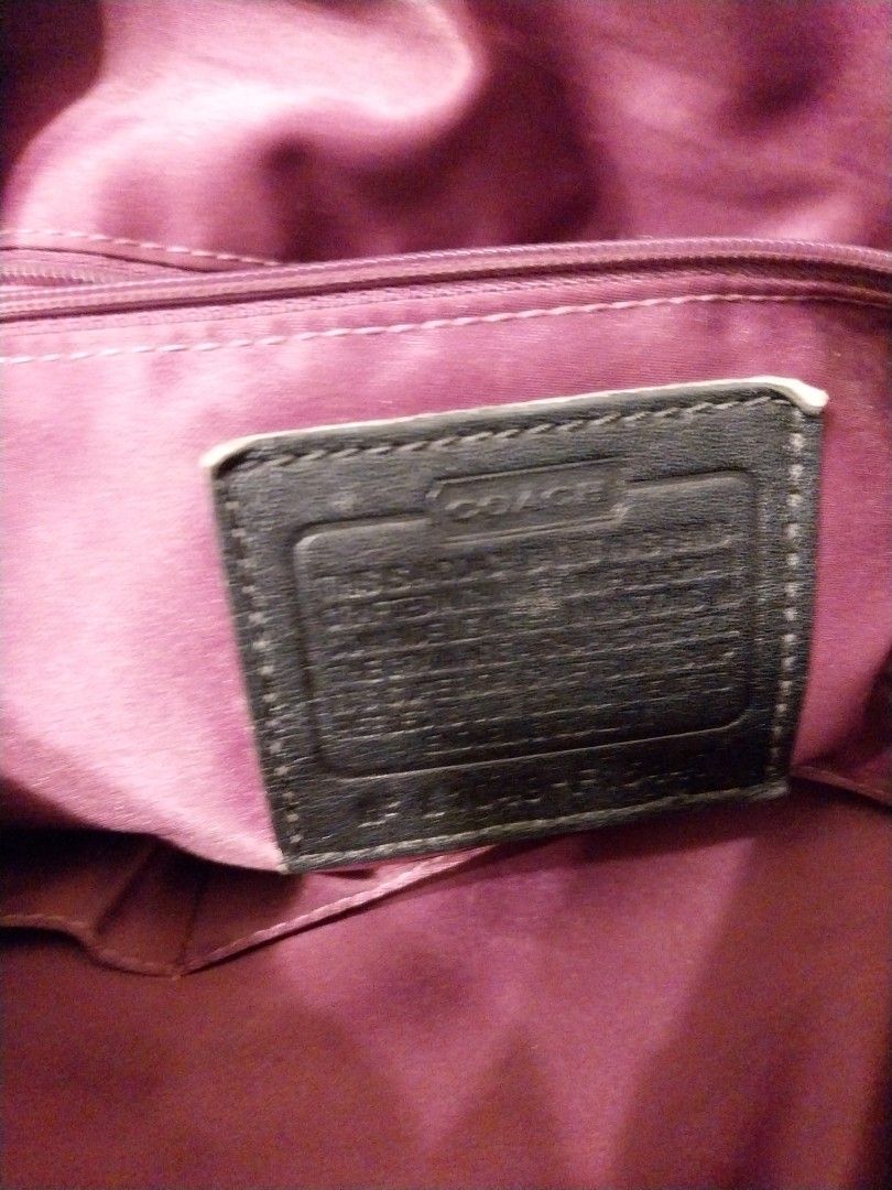 Coach （分類：手袋及銀包）位於 Hong Kong。 由 muimui3 提交（商品編號 1350354587，圖片 3）。簡介： 觀塘或藍田地鐵站交收。