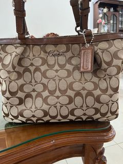 (Kategori: ) berada di . Dikirim oleh arssecondhandbag (ID iklan 1350319266, Gambar 1). Deskripsi: .