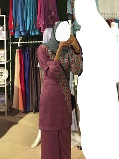 (Category: ) located in . Submitted by pleasebuyme (Listing ID 1350350913, Image 1). Description: .