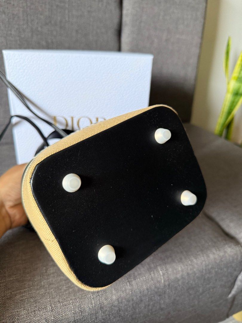 Dior vip gift (Category: Luxury Bags & Wallets) located in Tagaytay City. Submitted by marz.shopping (Listing ID 1350365825, Image 3). Description: Personally claimed from Dior Rustans Orig not for sale in retail store.