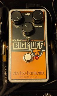 Electric Guitar Pedal - EHX OP AMP Bigmuff - Fuzz