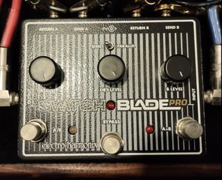 Electric Guitar Pedal - EHX Switchblade Pro - Switching Box