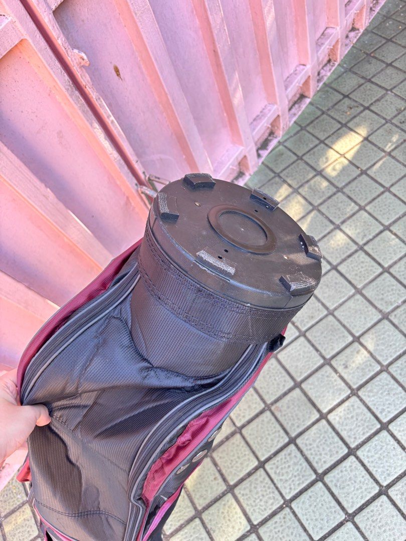 Fitway Golf Cart Bag (Category: Golf) located in Manila. Submitted by eclipse58 (Listing ID 1350227029, Image 3). Description: Fitway Golf Cart Bag (Black & Red) ❤️🖤 - All zippers working - No Issues (no tears or holes) - Very good condition Price: 1,500 Location: Quezon City.