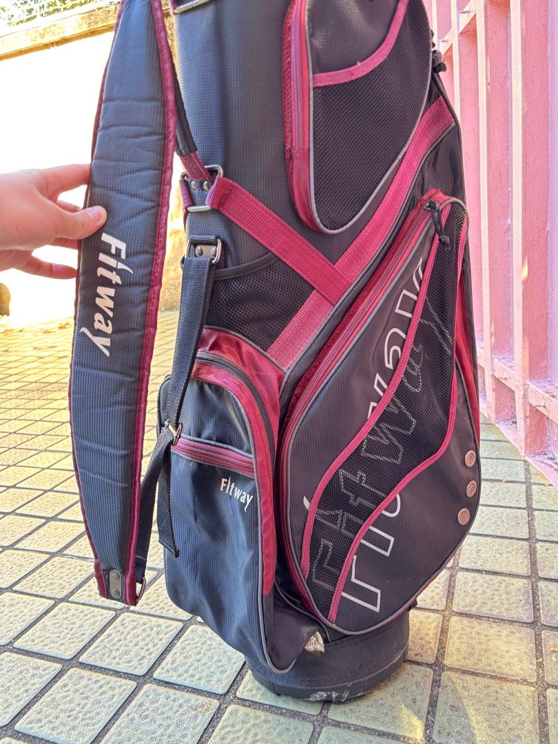 Fitway Golf Cart Bag (Category: Golf) located in Manila. Submitted by eclipse58 (Listing ID 1350227029, Image 2). Description: Fitway Golf Cart Bag (Black & Red) ❤️🖤 - All zippers working - No Issues (no tears or holes) - Very good condition Price: 1,500 Location: Quezon City.