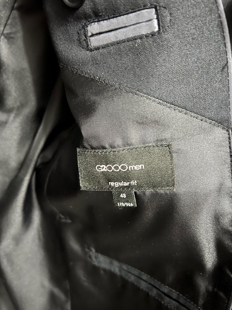 G2000西裝褸 （分類：西裝）位於 Hong Kong。 由 alone12345 提交（商品編號 1350373246，圖片 3）。簡介： 見工著咗1-2次就放咗喺衣櫃，肥咗著唔到，加上要搬屋清野，鐵路沿線交收 可議價。