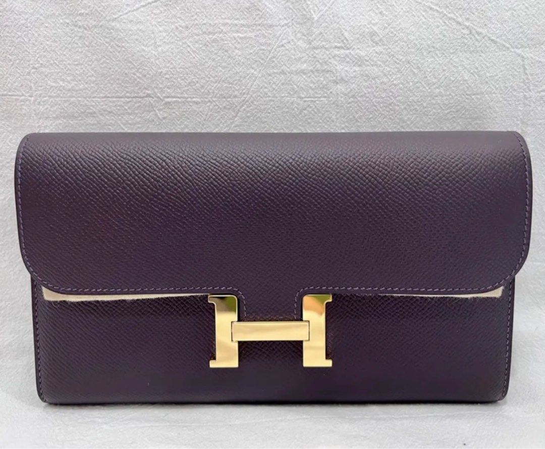 Hermes constance wallet in rosegold hardware (Category: Bags & Wallets) located in Singapore. Submitted by lyn_luxury (Listing ID 1350349795, Image 1). Description: Almost like Brand New condition! Sticker still intact. Full set with box, lost receipt. Can request for more pics only for serious buyer pls. No refund or exchange after sold. .