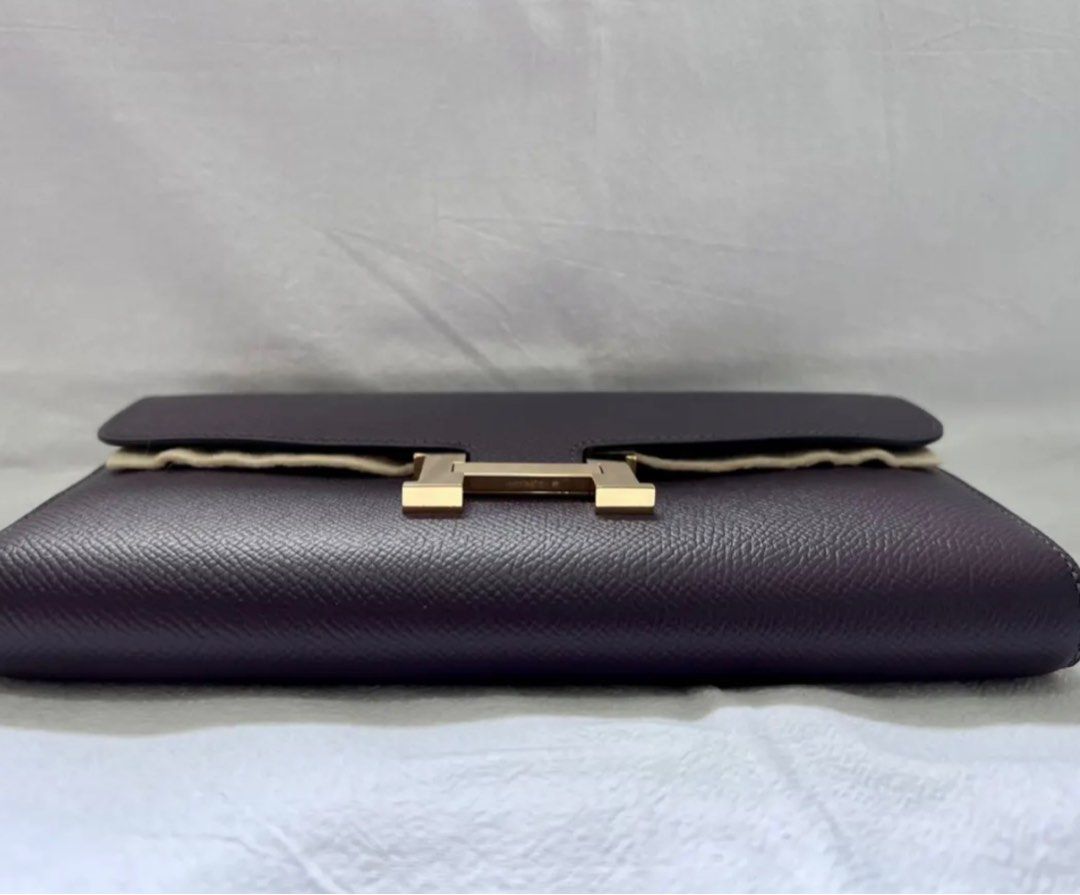 Hermes constance wallet in rosegold hardware (Category: Bags & Wallets) located in Singapore. Submitted by lyn_luxury (Listing ID 1350349795, Image 2). Description: Almost like Brand New condition! Sticker still intact. Full set with box, lost receipt. Can request for more pics only for serious buyer pls. No refund or exchange after sold. .