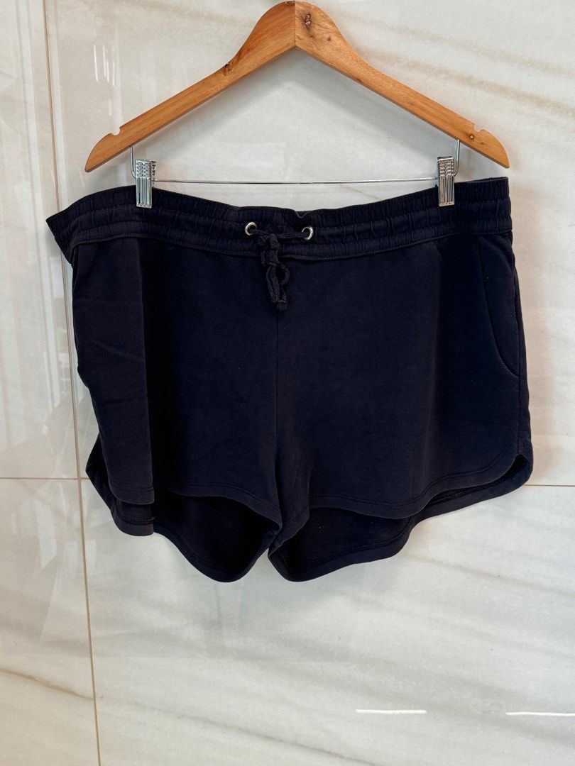 H&M Basic Shorts Plus Size XL (Category: Shorts) located in Manila. Submitted by declutterwithme08 (Listing ID 1350344768, Image 1). Description: - can fit 3XL, straps are stretchy Helping Tags: Zara Mango Forever 21 H&M Uniqlo Bershka Stradivarius COS Harlan and Holden Urban Revivo Dorothy Perkins .