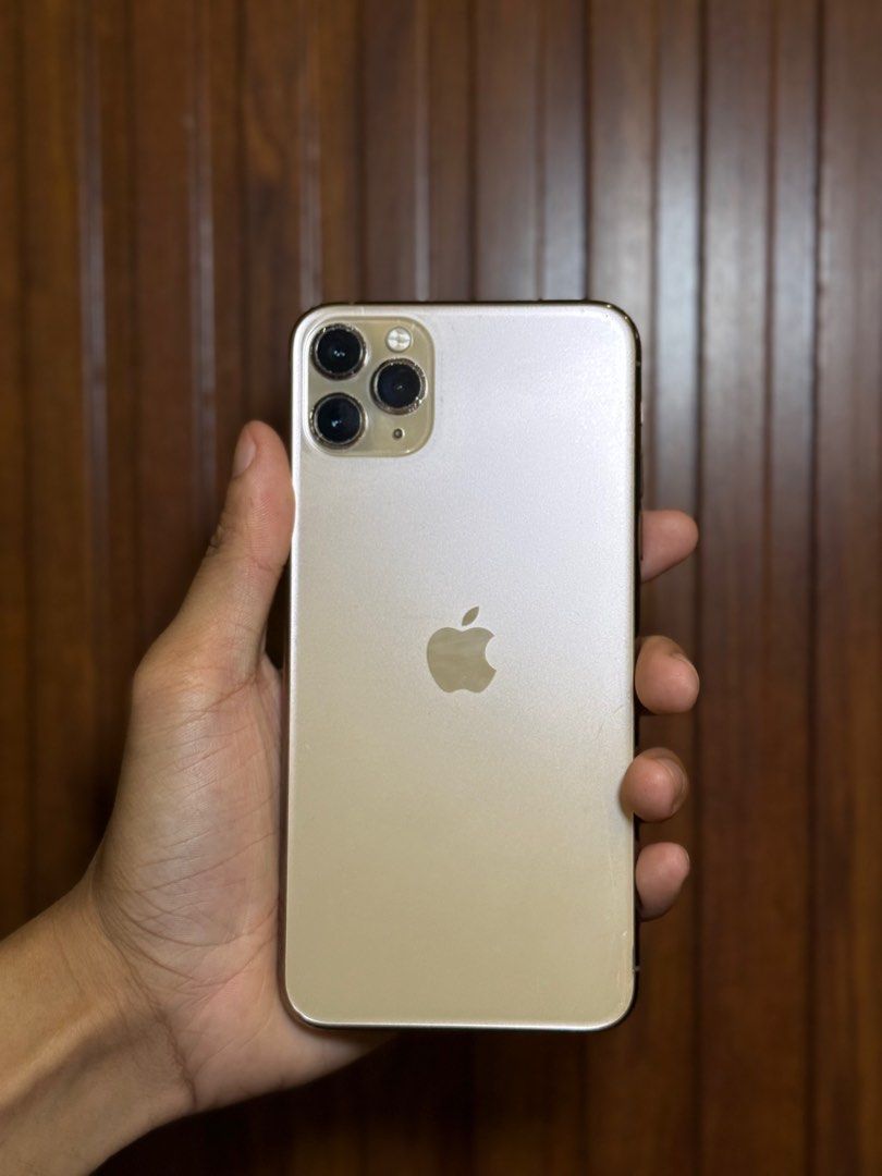 Iphone 11 Pro Max (Category: iPhone 11 Series) located in Bulacan. Submitted by mellodomingo (Listing ID 1350240288, Image 2). Description: Iphone 11 Pro Max 256GB (rose gold) 73% Battery Health Factory Unlocked LCD replaced Face ID not working Minimal scratches and dents true tone working Without box Slightly negotiable Good condition 📍Guiguinto, Bul .