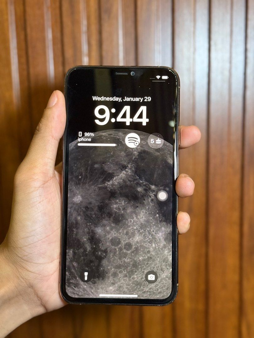 Iphone 11 Pro Max (Category: iPhone 11 Series) located in Bulacan. Submitted by mellodomingo (Listing ID 1350240288, Image 1). Description: Iphone 11 Pro Max 256GB (rose gold) 73% Battery Health Factory Unlocked LCD replaced Face ID not working Minimal scratches and dents true tone working Without box Slightly negotiable Good condition 📍Guiguinto, Bul .