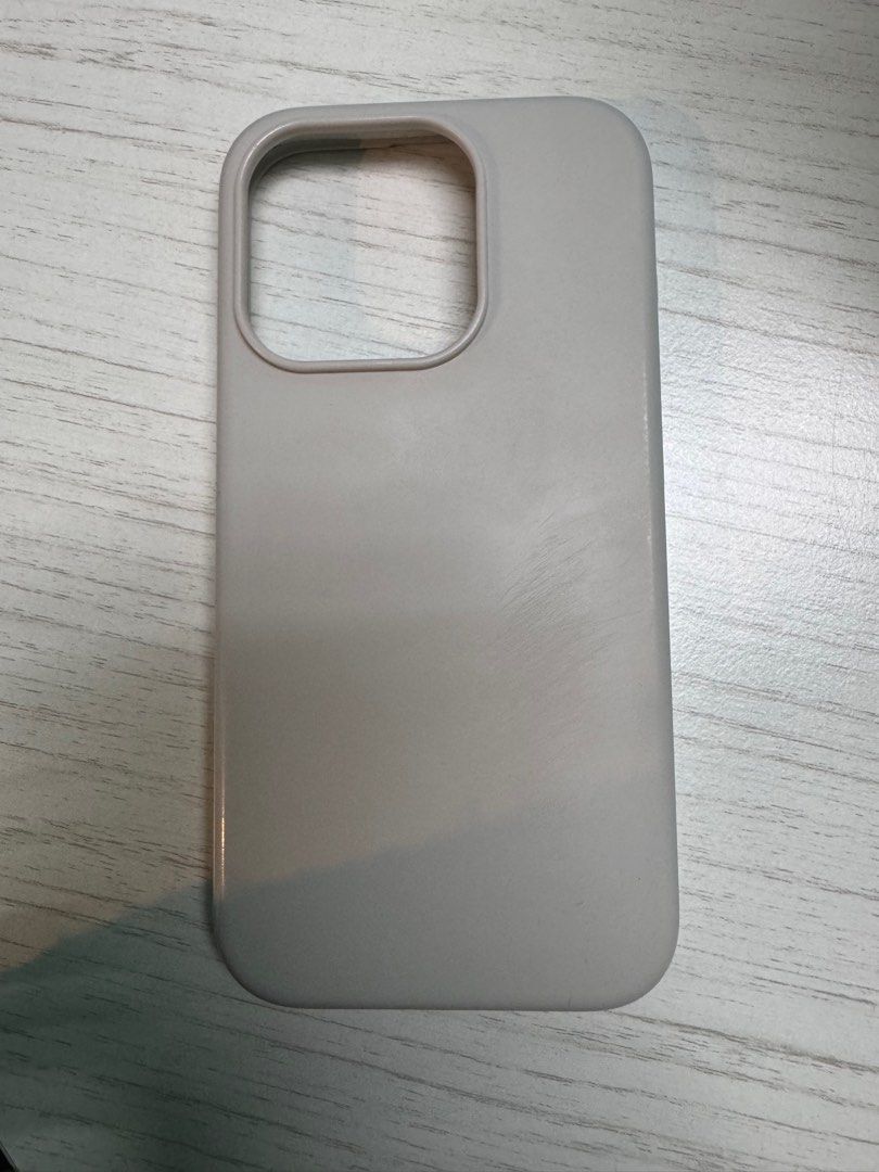iPhone 15 pro silicone case with magsafe (Category: Cases & Sleeves) located in Muntinlupa City. Submitted by pearlyshelles (Listing ID 1350264069, Image 1). Description: Bought this from switch and only used for 3 months. Original price is P1,095 and comes with MagSafe. .