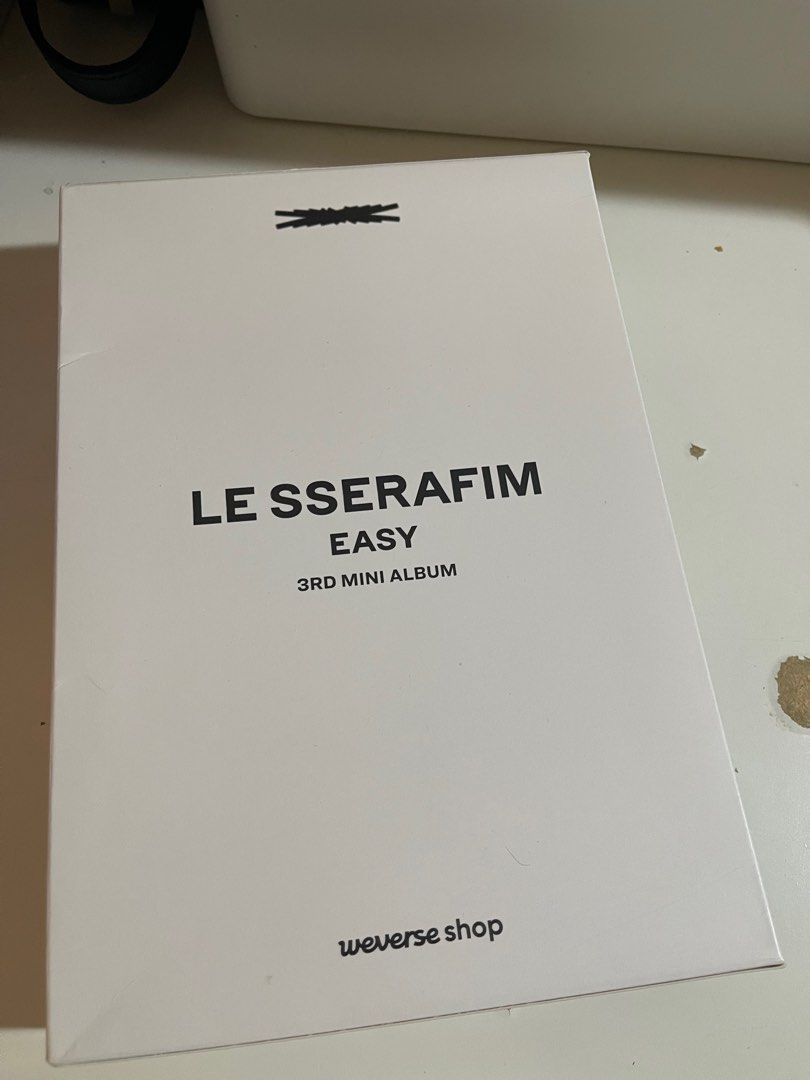 LE SSERAFIM EASY COMPACT VERSION 5 folder SET with Weverse case POB (Category: Stationery & School Supplies) located in Mandaluyong City. Submitted by bigjsdeclutter (Listing ID 1350374606, Image 2). Description: LE SSERAFIM EASY COMPACT VERSION 5 folder SET with Weverse case POB Does NOT come with PHOTOBOOKS or PHOTOCARDS includes: - weverse compact ver case POB - 5 member folders each member version ONLY contains: - lyric booklets - cds - color