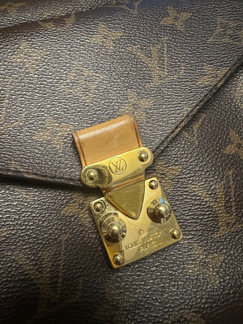 Louis Vuitton LV Metis Hobo (Category: Luxury Bags & Wallets) located in Mandaluyong City. Submitted by arianncelina (Listing ID 1350311585, Image 3). Description: RFS: prefer smaller bags Original Comes with dustbag No visible scratches in bag even at the bottom See hardware — in good condition Willing to meet up interested buyers in Podium, Shangri La Plaza, or Rockwell Powerplant.