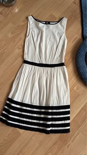 (Category: ) located in . Submitted by use_less (Listing ID 1350337356, Image 1). Description: .