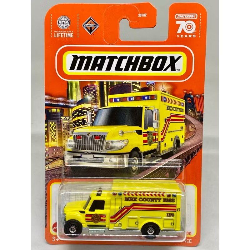 MBX Matchbox INTERNATIONAL WORKSTAR AMBULANCE Yellow Emergency Rescue ...