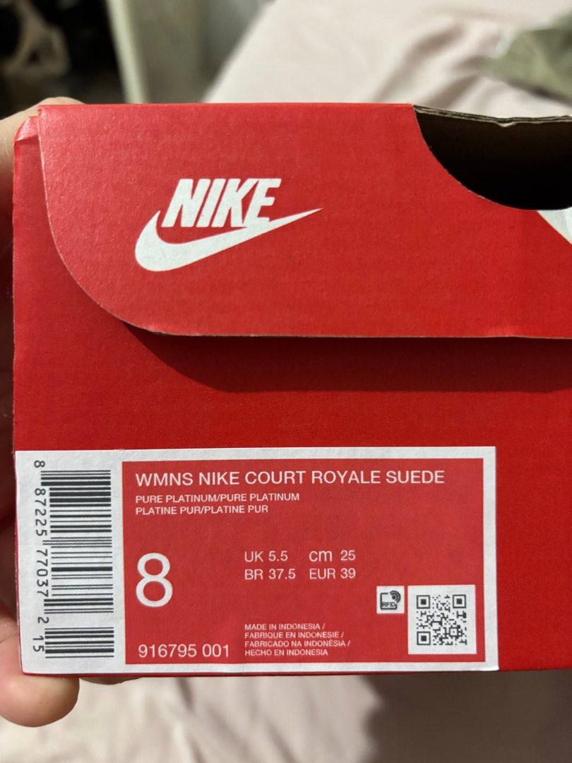 Nike Court Royale Suede 8W (Category: Sneakers) located in Manila. Submitted by cestyy (Listing ID 1350333013, Image 3). Description: UK 5.4 / 25cm / BR 37.5 / EUR 39 Originally priced at 3295 pesos, see last photo.