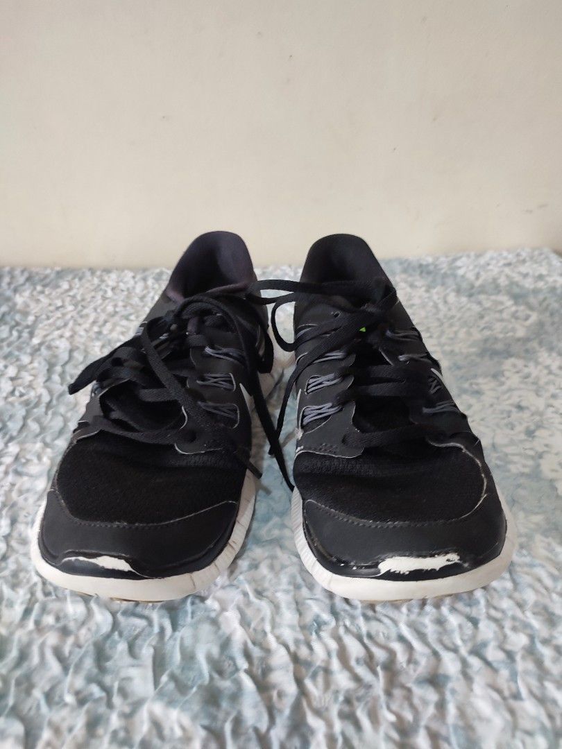 Nike free run 5.0 unisex (Category: Sneakers) located in Santa Maria. Submitted by jigger85 (Listing ID 1350269644, Image 3). Description: nike free run 5.0 unisex has flaws/issues pls manage your expectations size:7.5 US, UK 5, 38.5 EUR no box.