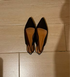 (Category: ) located in . Submitted by declutter2025 (Listing ID 1350351994, Image 1). Description: .